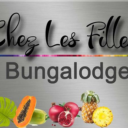 Chez Les Filles - Bungalodge Petite Île Eksteriør billede